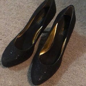 Beautiful Nine West sparkle heels size 6